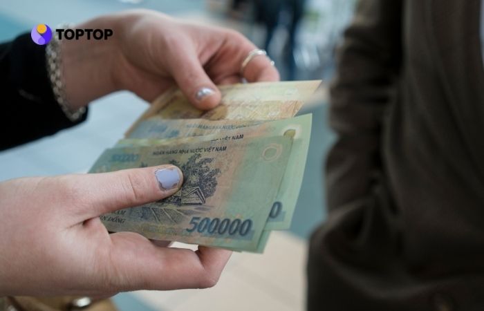 Lãi suất tái chiết khấu áp dụng khi NHNN cho NHTM vay tiền ngắn hạn bằng cách mua lại các giấy tờ có giá