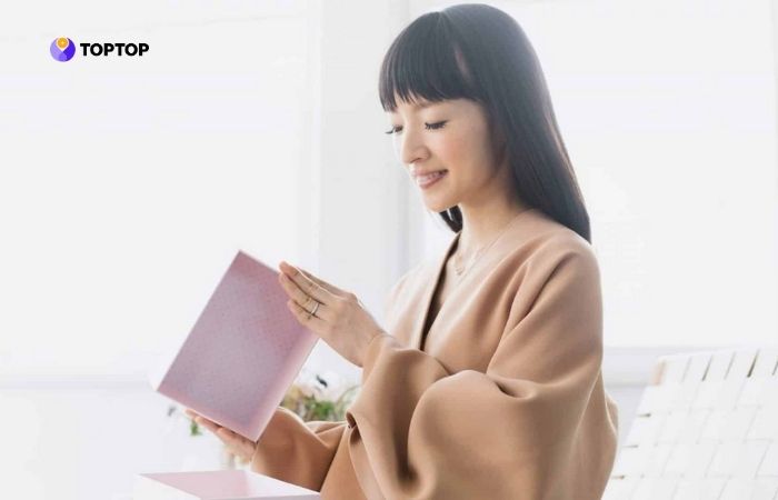 Bằng cách loại bỏ khoản không cần thiết, bạn sẽ hạn chế chi tiêu, qua đó tự nhiên tiết kiệm hơn