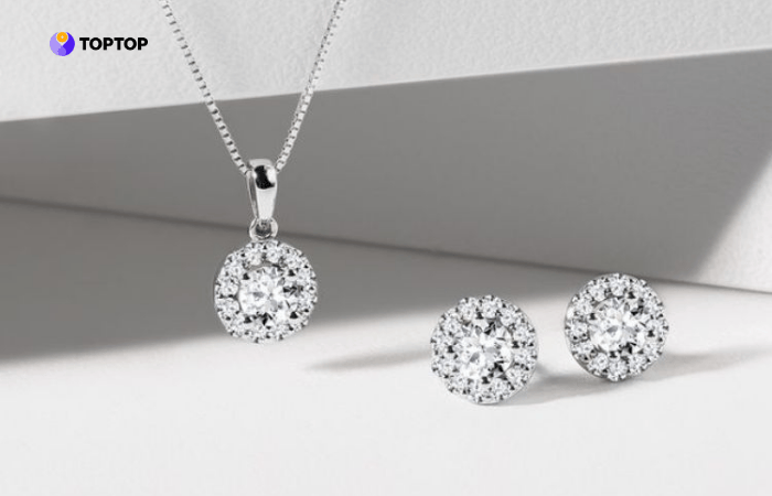 Trang sức vàng trắng phù hợp với nhu cầu đeo hàng ngày, làm quà tặng hoặc sử dụng trong các dịp trang trọng