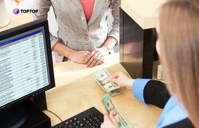 Nên ưu tiên gửi tiết kiệm USD tại các ngân hàng uy tín